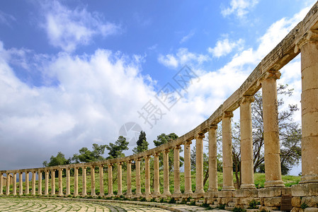 杰拉什是希腊罗马城市格拉萨的遗址图片