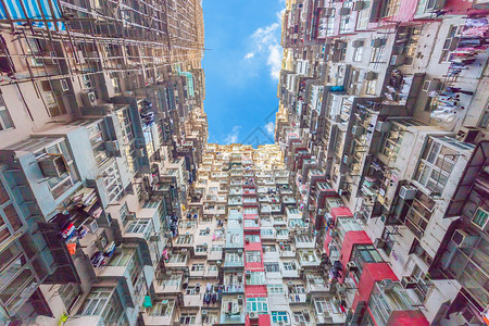 香港的旧彩色公寓图片