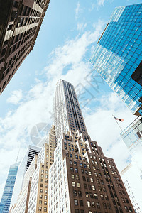 纽约摩天大楼和云层天空图片