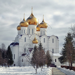 俄罗斯雅罗斯拉夫尔的乌斯宾基大教堂冬季图片
