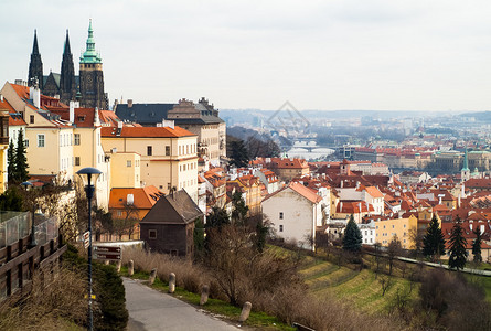 一月阴天的布拉格景色布拉格城堡图片