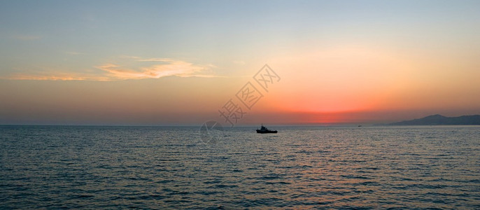 黑海太阳落下夜影落在图片