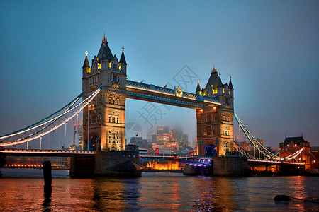 联合王国伦敦塔大桥夜景TowerB图片