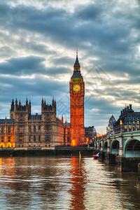 伦敦与伊丽莎白塔和国会大厦图片
