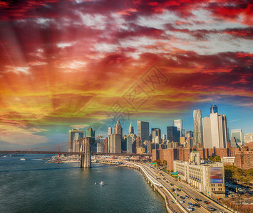 美国日落时的纽约市建筑图片