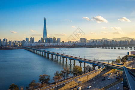 蚕室南韩首尔市汉河的景象是背景