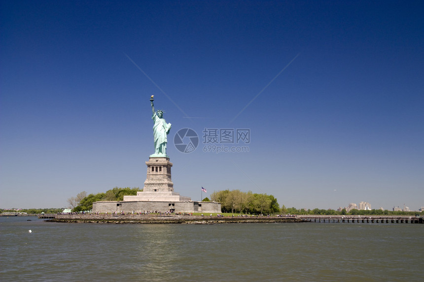 自由女神像的全景图片