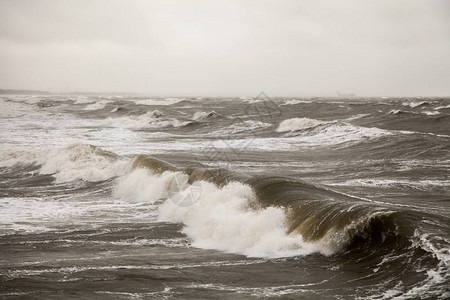 秋季波罗的海风暴图片