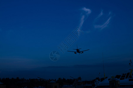 在暮光之城降落之前萨梅机场图片