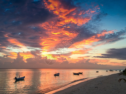 马尔代夫群岛极好日落图片