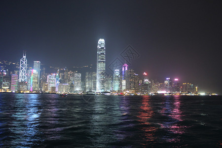 夜晚的香港海港图片
