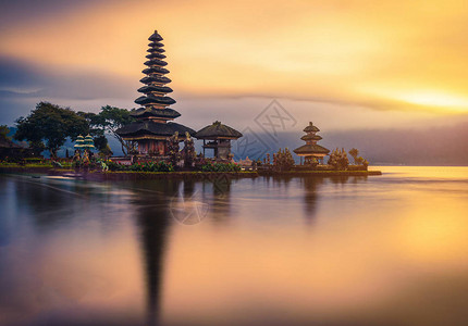 印度尼西亚巴厘岛日出时图片