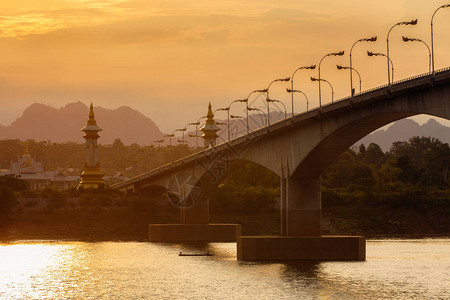 泰国NakhonPhanom省日落时第三图片