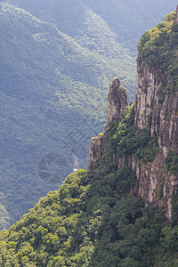 巴西南卡姆巴拉南里奥格兰德福塔莱萨峡谷的岩图片