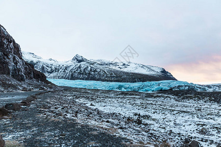 冰岛Svinafellsjokull冰川和图片