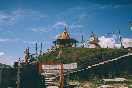印度喜马拉雅山RohtangPass的传统建筑和多图片
