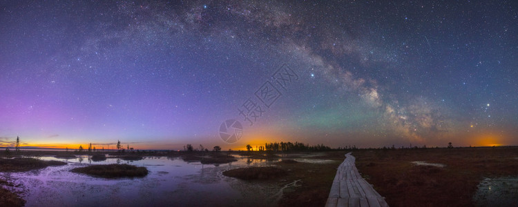 美丽的风景在星光图片