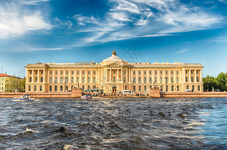 俄罗斯艺术学院在俄罗斯圣彼得堡标志地标上Ne图片
