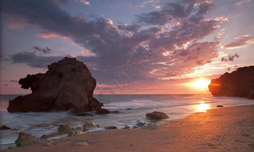 黎明在亚速海的岸边图片