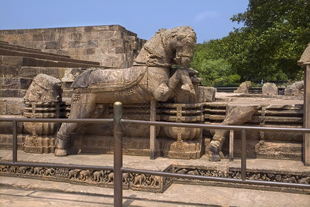 印度奥里萨邦科纳克太阳神庙石马战车背景