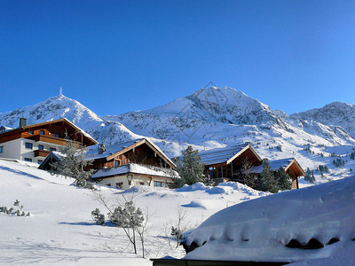 奥地利阿尔卑斯山地区奥地利滑雪度假村高清图片
