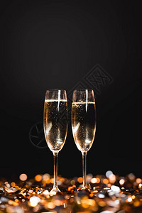 新年庆典用香槟杯以金图片