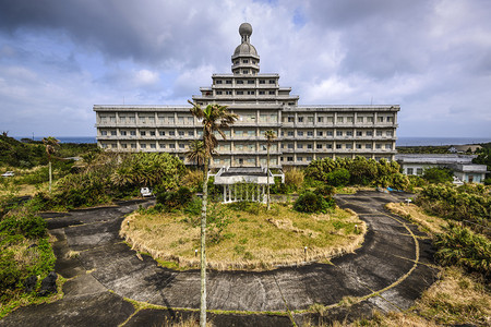 日本东京河岛被弃置的旅图片