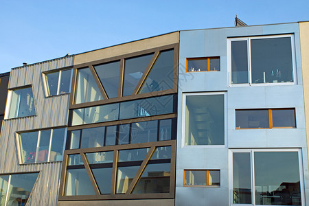 位于柏林当代建筑中的公寓房在柏林的背景图片