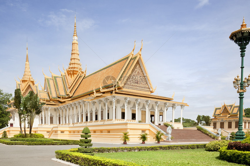 柬埔寨王宫花园内图片