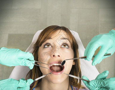 牙科诊所控制牙齿图片