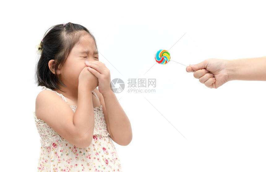 亚洲女孩对糖果表示厌恶图片