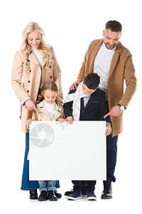 时髦的家庭和穿着米花大衣的孩子图片