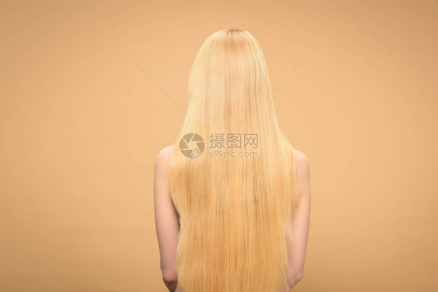 长头发金女人的背影站图片