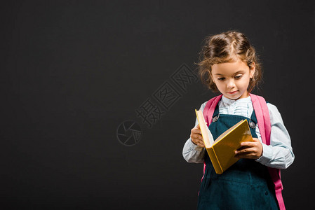 带着背包和书本的可爱女学生图片