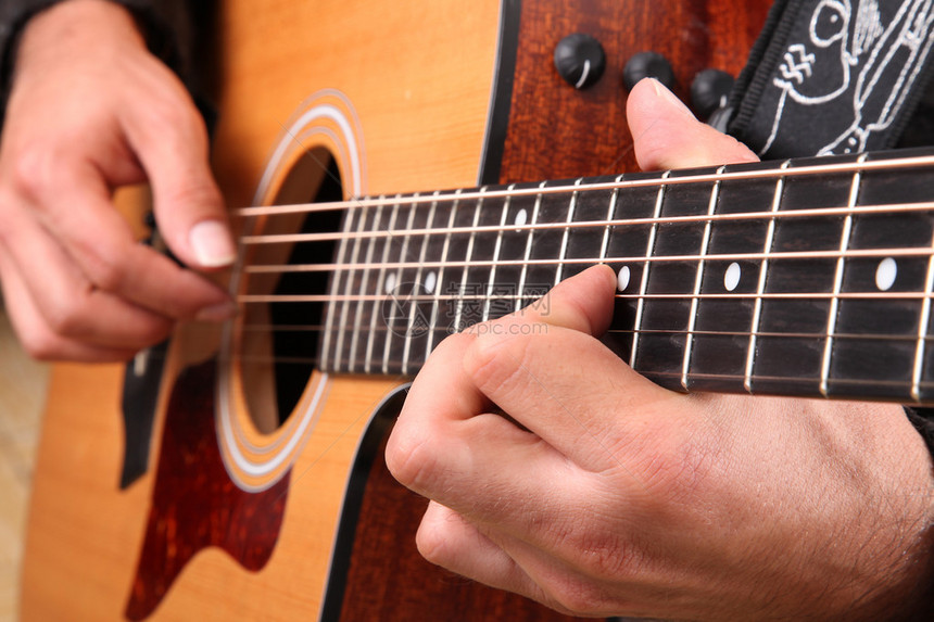 双手用吉他诠释旋律概念音乐剧图片