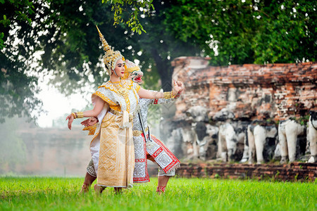 大城府古庙罗摩衍那舞剧的泰国传统舞蹈艺术文化泰国舞蹈孔秀背景图片