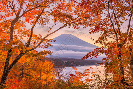 富士山日本秋天黄昏图片