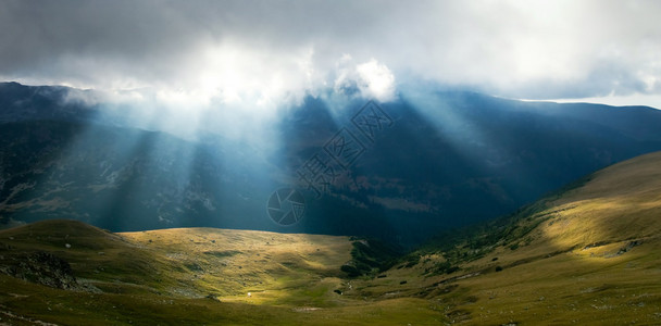 罗马尼亚Parang山的地景观图片