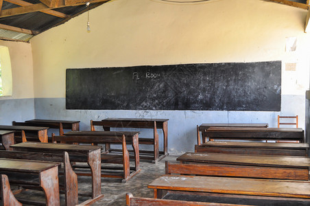 非洲一所学校的教室图片