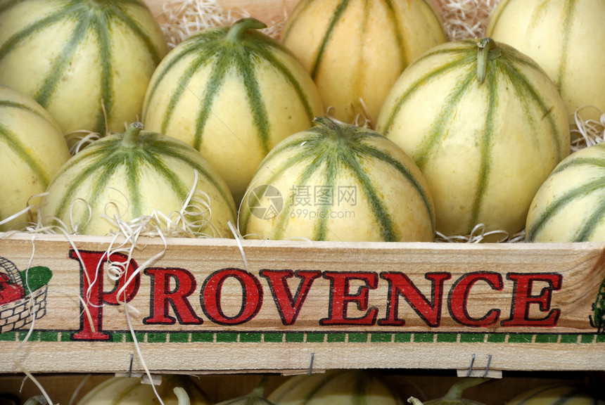法国市场上的Cavaillon甜瓜图片