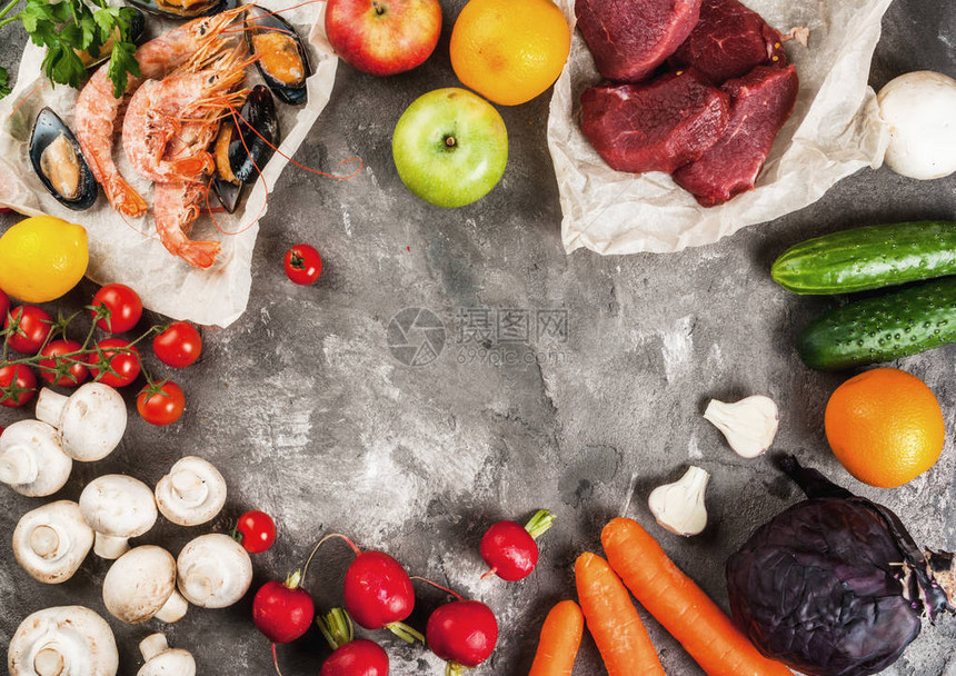 健康饮食品的选择生牛肉海鲜蔬菜水果和蔬菜图片