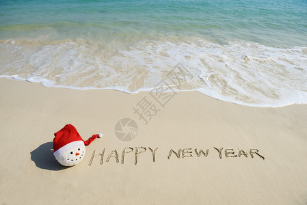 在沙滩的新年快乐祝福图片