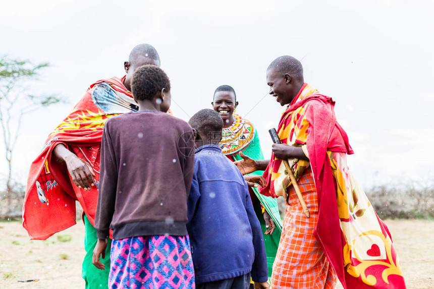 Massai部落家庭庆图片