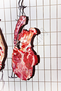 肉店冷库里的肉图片