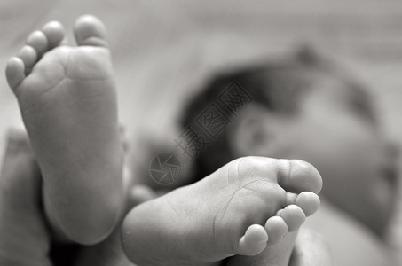 新出生婴儿的脚3周大详细介图片
