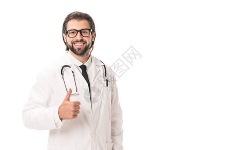 戴眼镜和白大衣的英俊医生举起拇指笑着拍白色图片