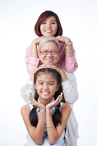 快乐的三代女人背景图片