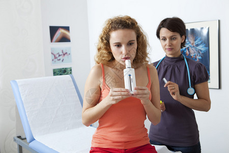 女呼吸肺活量测定图片