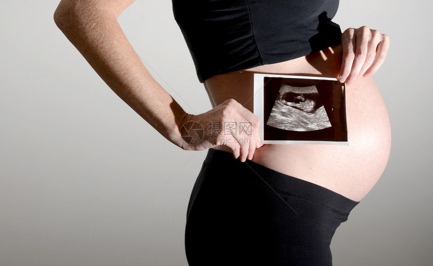 孕妇对未出生胎儿进图片