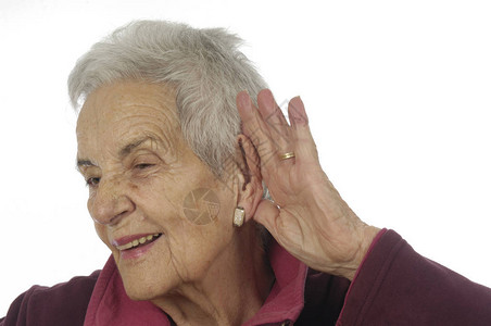 听力困难的老妇人图片